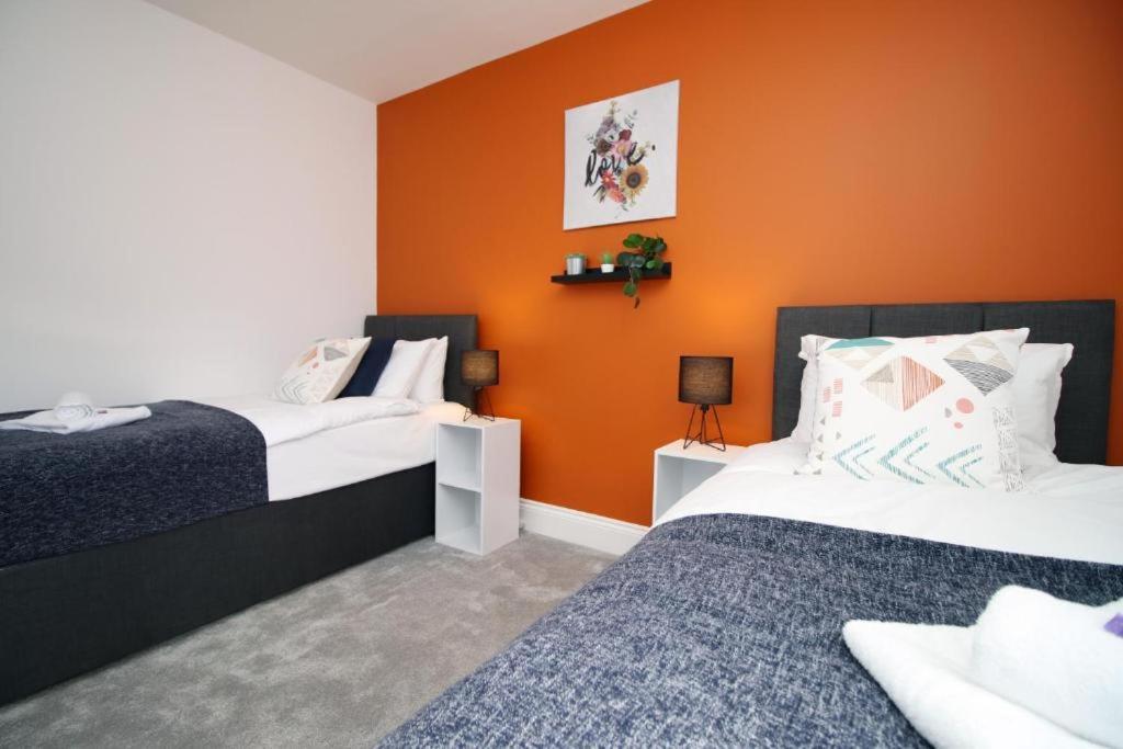 Charming 2-bed Escape In Vibrant * Cardiff